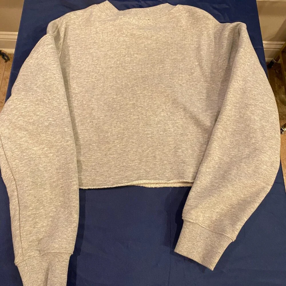 Forever21 Cropped Hoodie Sweatshirt Grey with LIPS Womens SMALL - Picture 6 of 6